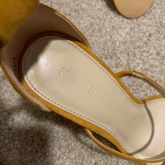 Forever 21 suede chunky heels - Picture 5 of 7